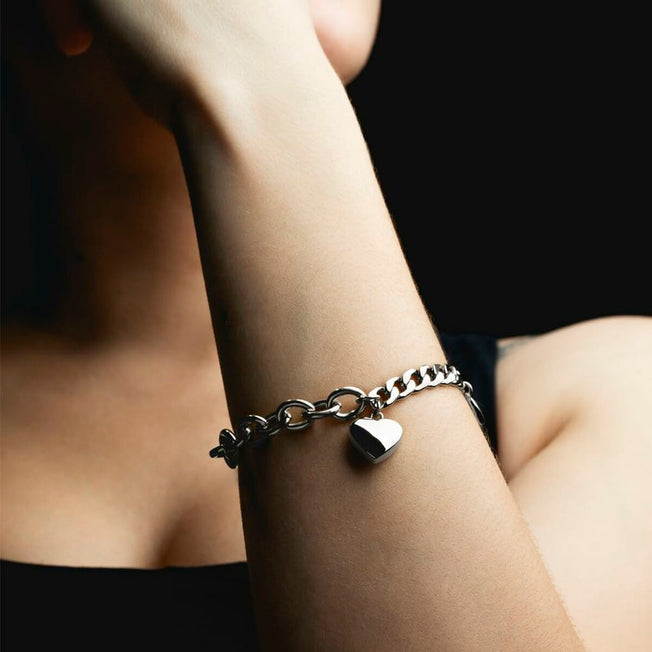 V4H78157C30A8A4449E91705FDA87A4C77ER5855711P1