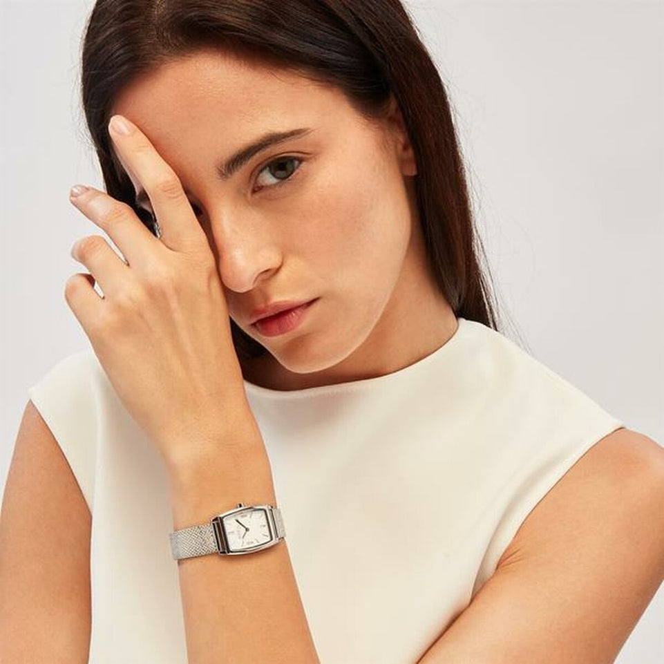 V6H6DB1A66E701174F529F6F2DE21243646R6653710P5